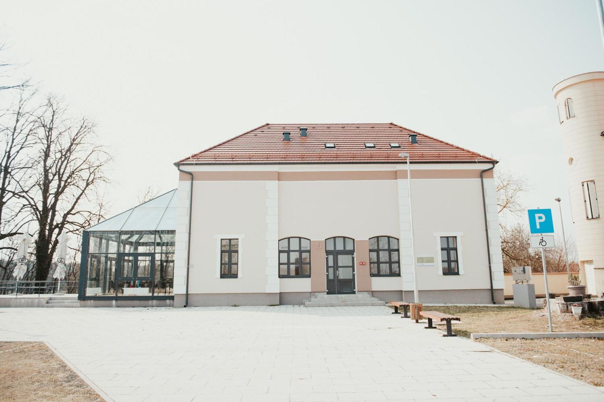 Hotel Kurija Jankovic Lukac Luaran gambar